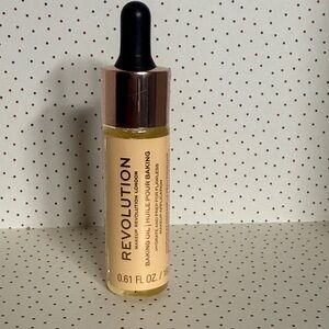 Revolution Gold Makeup Primer Oil